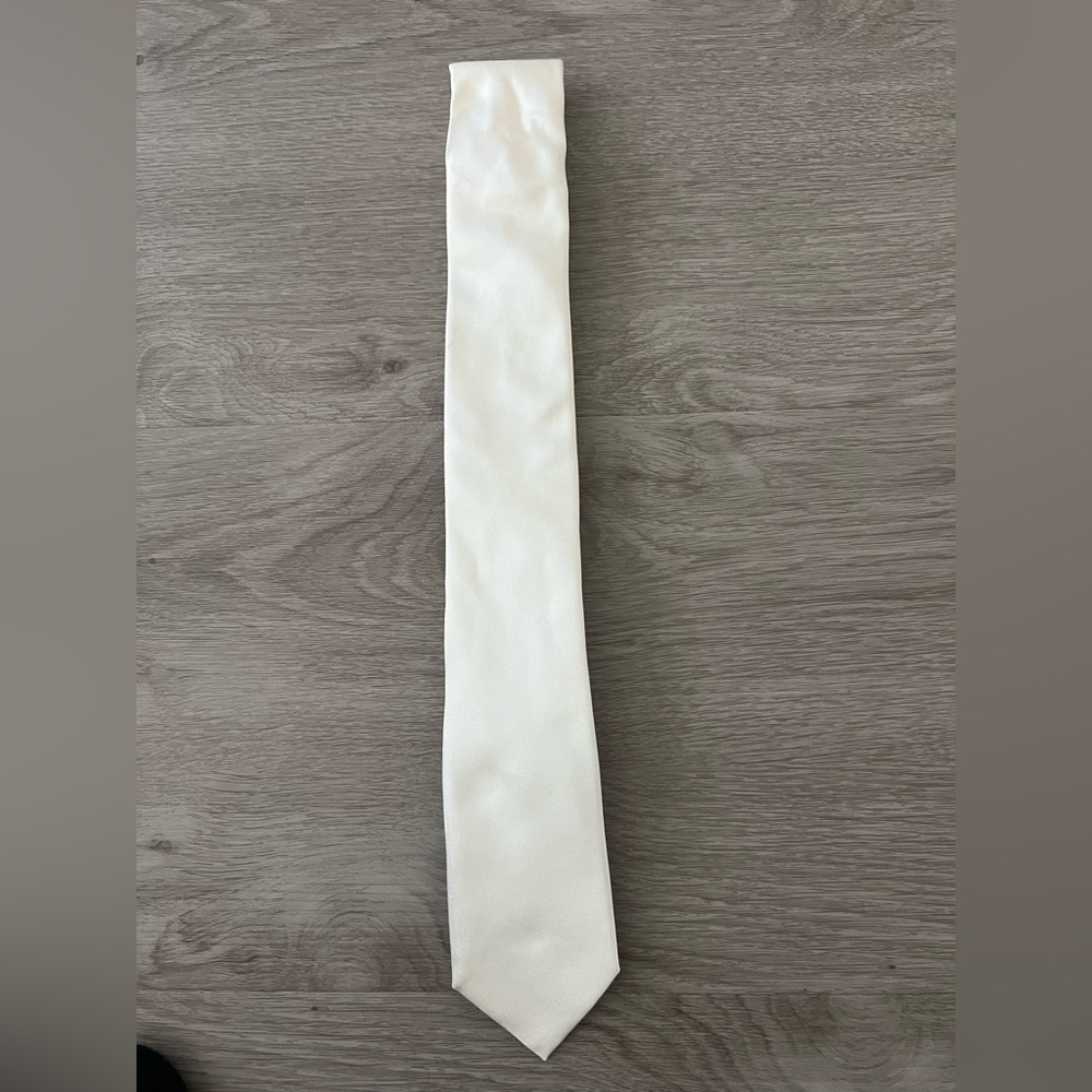 Hugo boss men's Thai used one time ivory